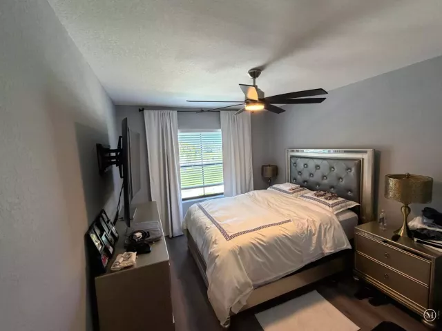 Продажа дома по адресу 178 SE 5th Court SE - фото 8966615