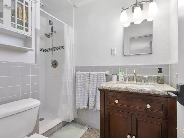 Продажа дома по адресу 3410 SW 13th Court - фото 8083540