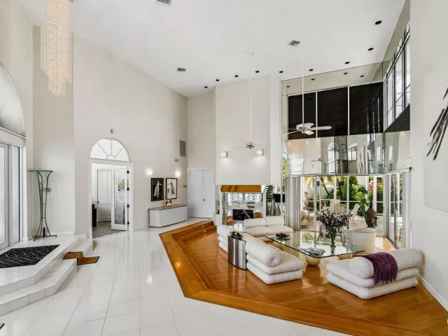 Продажа дома по адресу 7173 Montrico Drive - фото 9034857