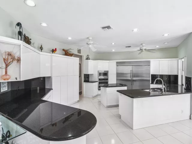 Продажа дома по адресу 7173 Montrico Drive - фото 9034868