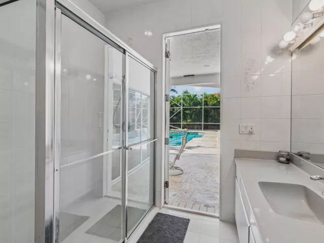 Продажа дома по адресу 7173 Montrico Drive - фото 9034881