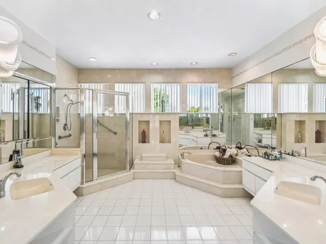 Продажа дома по адресу 7173 Montrico Drive - фото 9034893