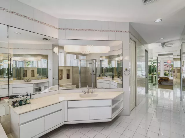 Продажа дома по адресу 7173 Montrico Drive - фото 9034895