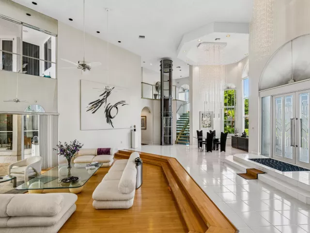 Продажа дома по адресу 7173 Montrico Drive - фото 9034856