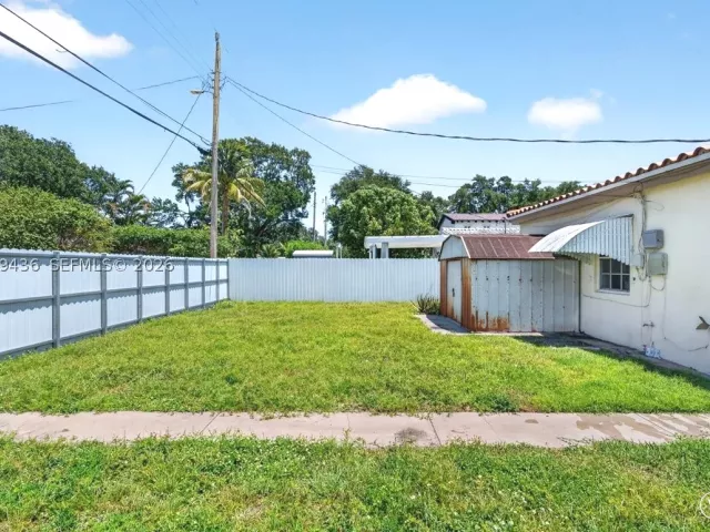 Продажа дома по адресу 1171 NE 182nd St - фото 9381632
