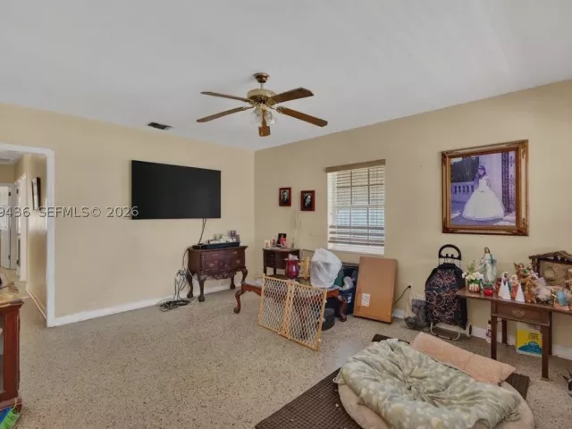 Продажа дома по адресу 1171 NE 182nd St - фото 9381612