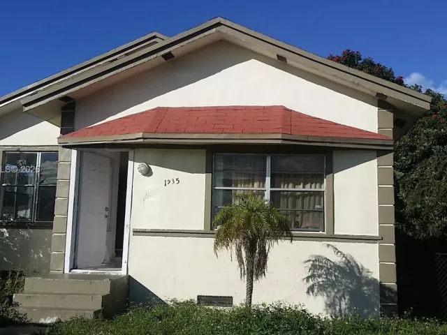 Продажа дома по адресу 1935 NW 76th St - фото 7629344