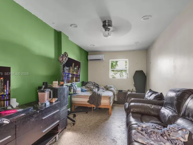 Продажа дома по адресу 4351 SW 25th St - фото 7629539