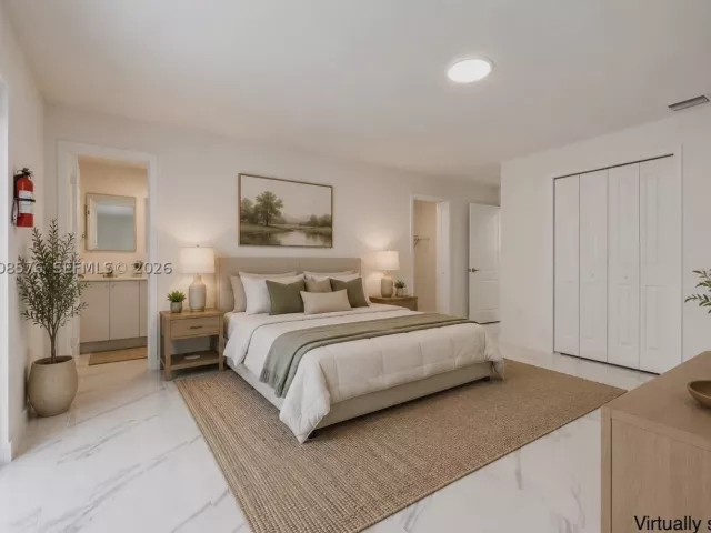 Продажа дома по адресу 152 NW 18 St - фото 9298408