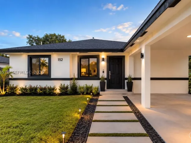 Продажа дома по адресу 152 NW 18 St - фото 9298400