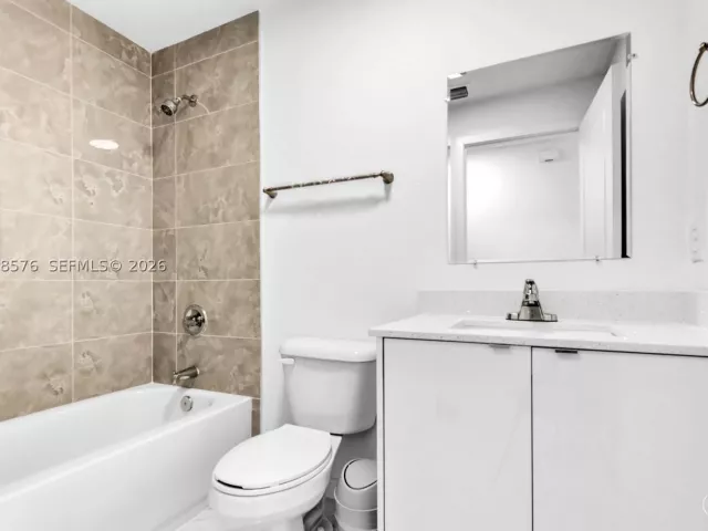 Продажа дома по адресу 152 NW 18 St - фото 9298418
