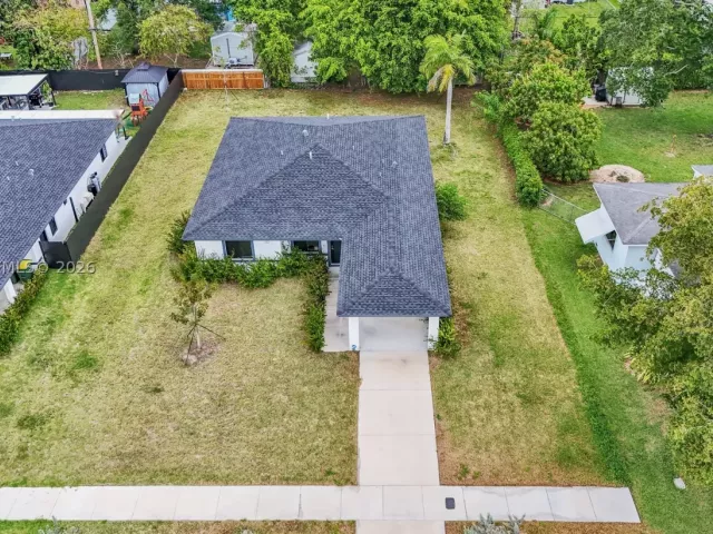 Продажа дома по адресу 152 NW 18 St - фото 9298419