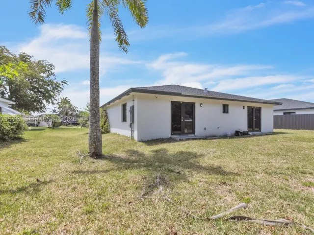 Продажа дома по адресу 152 NW 18 St - фото 9298421