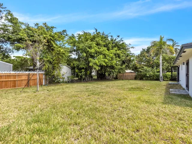 Продажа дома по адресу 152 NW 18 St - фото 9298422