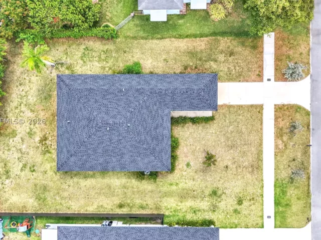 Продажа дома по адресу 152 NW 18 St - фото 9298424