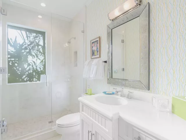 Продажа дома по адресу 2870 NE 24th Place - фото 9056832