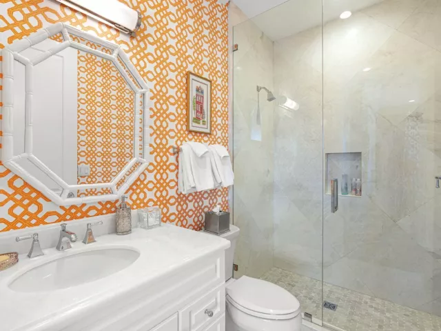 Продажа дома по адресу 2870 NE 24th Place - фото 9056837
