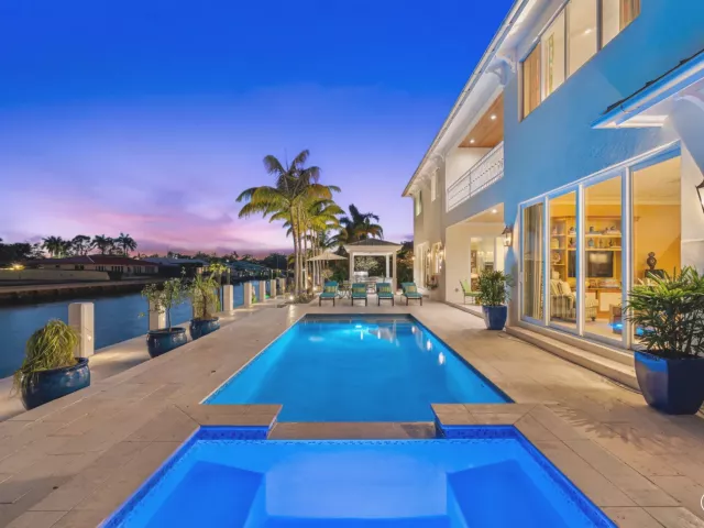 Продажа дома по адресу 2870 NE 24th Place - фото 9056925
