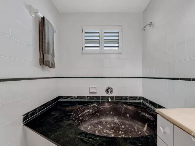 Продажа дома по адресу 491 SE 16th Avenue - фото 9281853