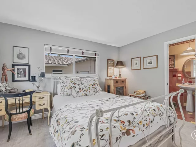 Продажа дома по адресу 491 SE 16th Avenue - фото 9281855