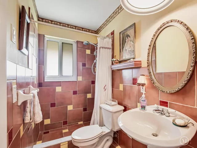 Продажа дома по адресу 491 SE 16th Avenue - фото 9281856