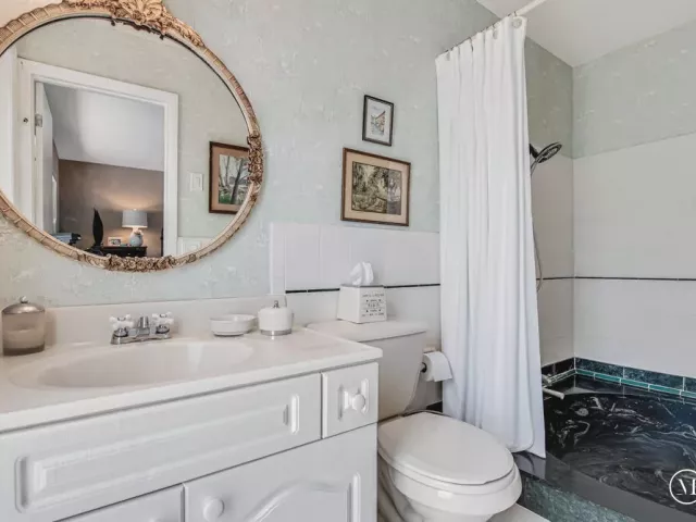 Продажа дома по адресу 491 SE 16th Avenue - фото 9281859
