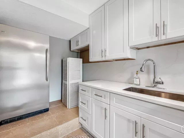 Продажа дома по адресу 491 SE 16th Avenue - фото 9281862