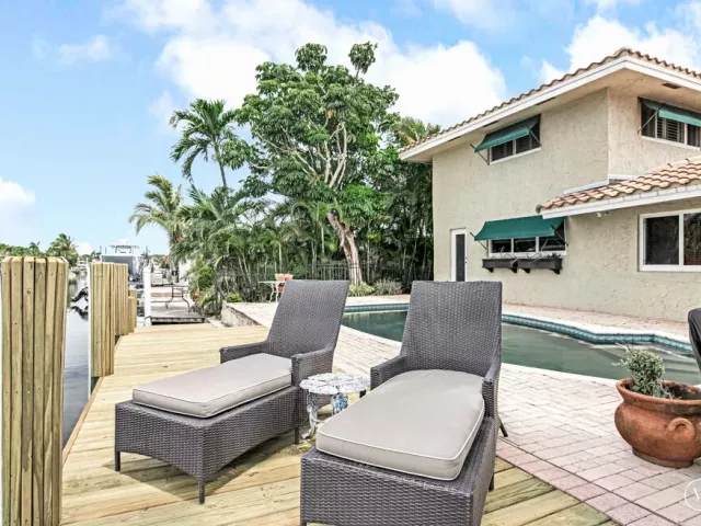Продажа дома по адресу 491 SE 16th Avenue - фото 9281872