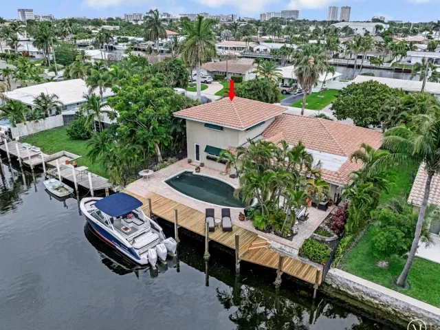 Продажа дома по адресу 491 SE 16th Avenue - фото 9281878