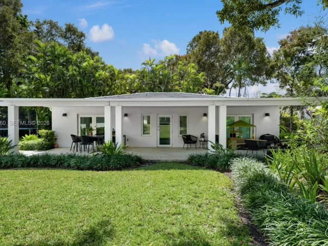 Продажа дома по адресу 6120 Riviera Dr - фото 7627442
