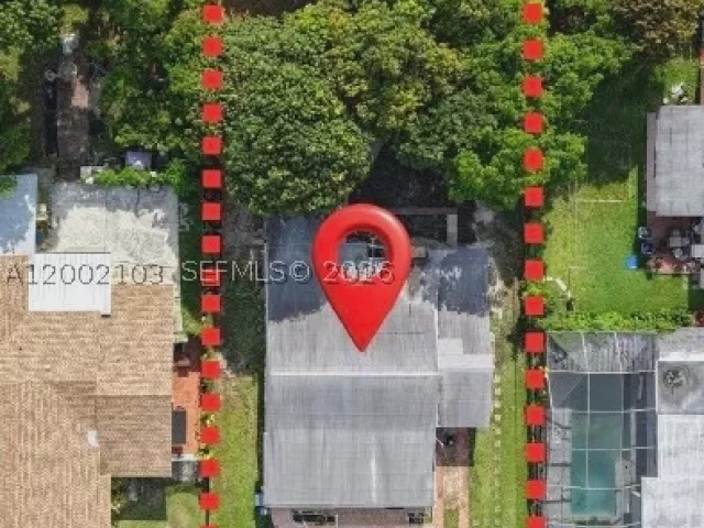 Продажа дома по адресу 10820 NE 5th Ave - фото 9383887