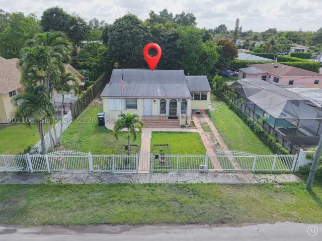 Продажа дома по адресу 10820 NE 5th Ave - фото 9383888