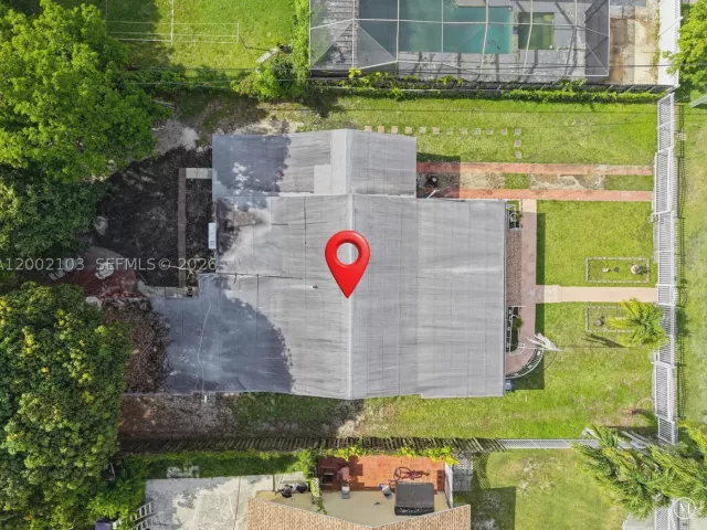 Продажа дома по адресу 10820 NE 5th Ave - фото 9383890
