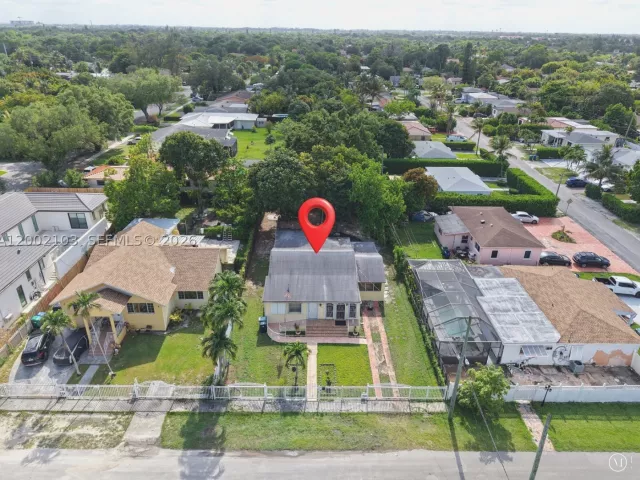 Продажа дома по адресу 10820 NE 5th Ave - фото 9383897