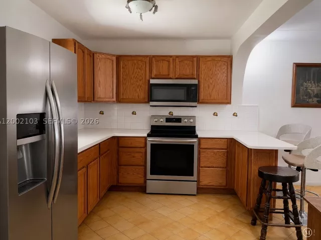 Продажа дома по адресу 10820 NE 5th Ave - фото 9383865