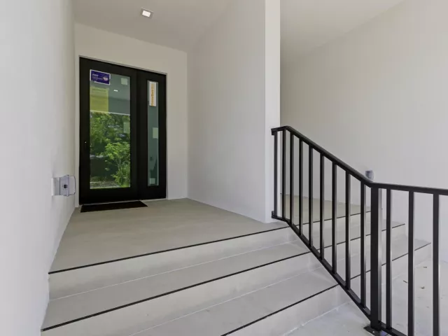 Продажа дома по адресу 819 SW 1st Street - фото 8902151