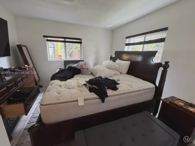 Продажа дома по адресу 1823 SW 22nd St - фото 7629559