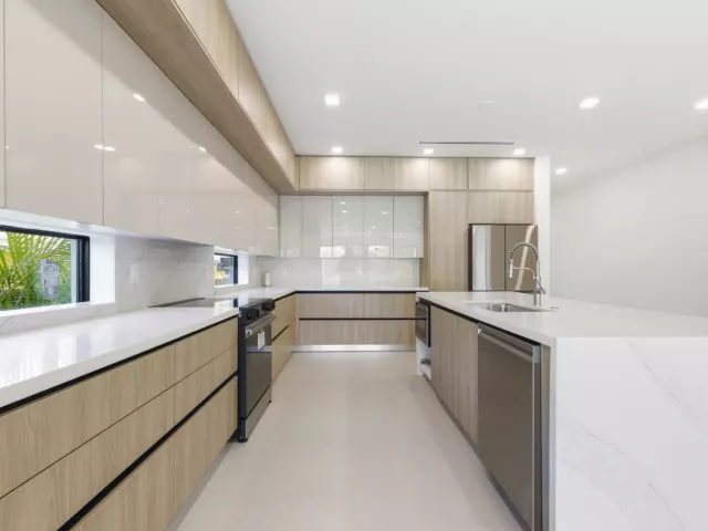 Продажа дома по адресу 821 SW 1st Street - фото 8902139