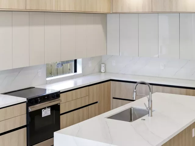 Продажа дома по адресу 821 SW 1st Street - фото 8902142