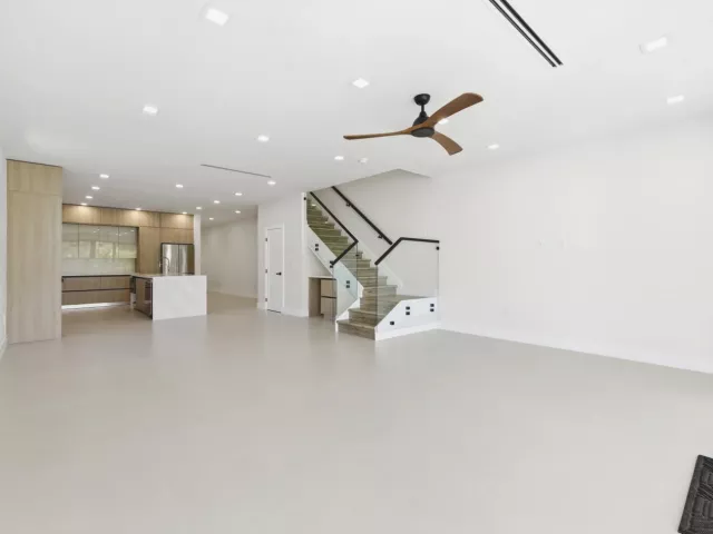 Продажа дома по адресу 821 SW 1st Street - фото 8902144