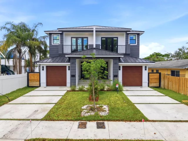 Продажа дома по адресу 821 SW 1st Street - фото 8902129