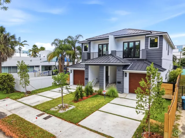 Продажа дома по адресу 821 SW 1st Street - фото 8902131