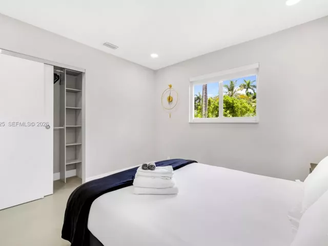 Продажа дома по адресу 1104 N 13th Ter - фото 7630794