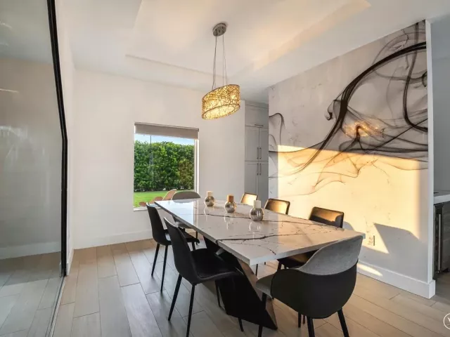 Продажа дома по адресу 1044 NW 6th Drive - фото 8920519