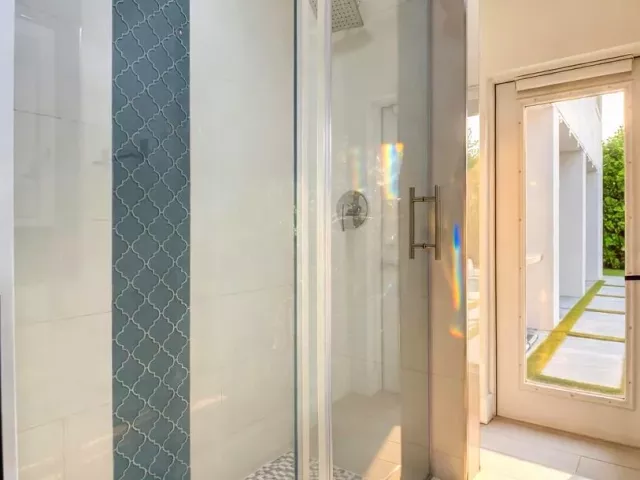 Продажа дома по адресу 1044 NW 6th Drive - фото 8920527