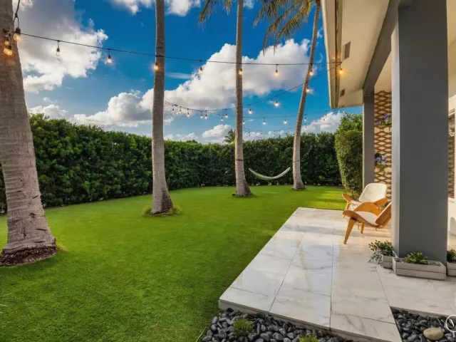 Продажа дома по адресу 1044 NW 6th Drive - фото 8920505
