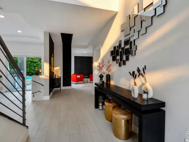 Продажа дома по адресу 1044 NW 6th Drive - фото 8920510