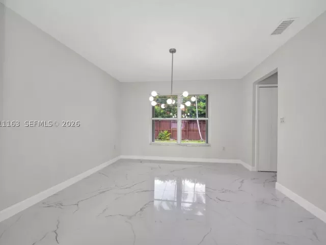 Продажа дома по адресу 8503 SW 83rd St - фото 9373035