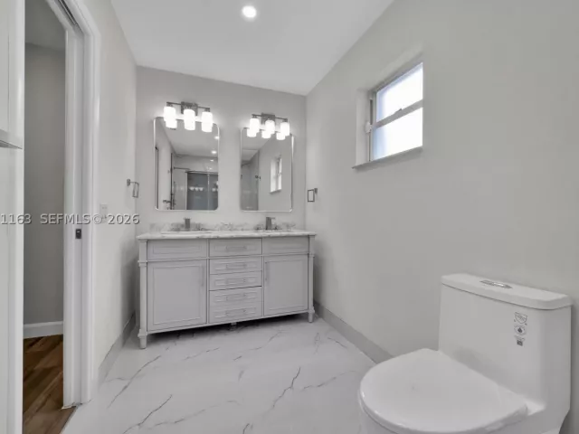 Продажа дома по адресу 8503 SW 83rd St - фото 9373041