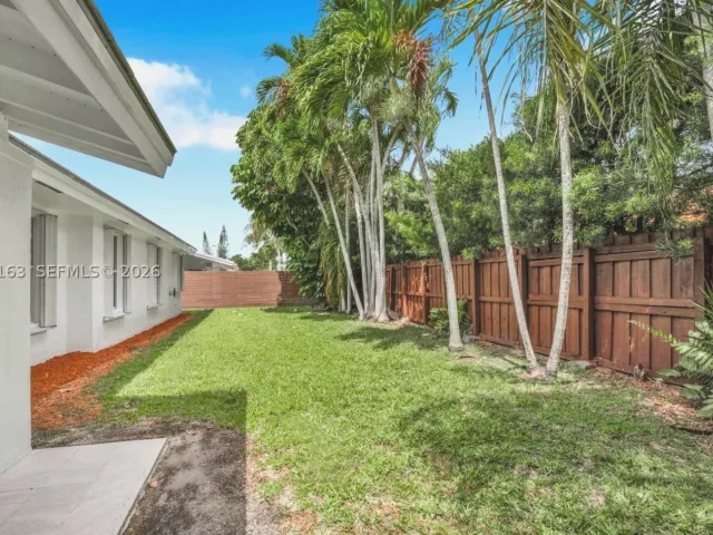 Продажа дома по адресу 8503 SW 83rd St - фото 9373046
